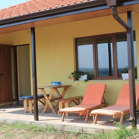 Malavi Guest House Krasen! Comfort&Clean! エクステリア 写真