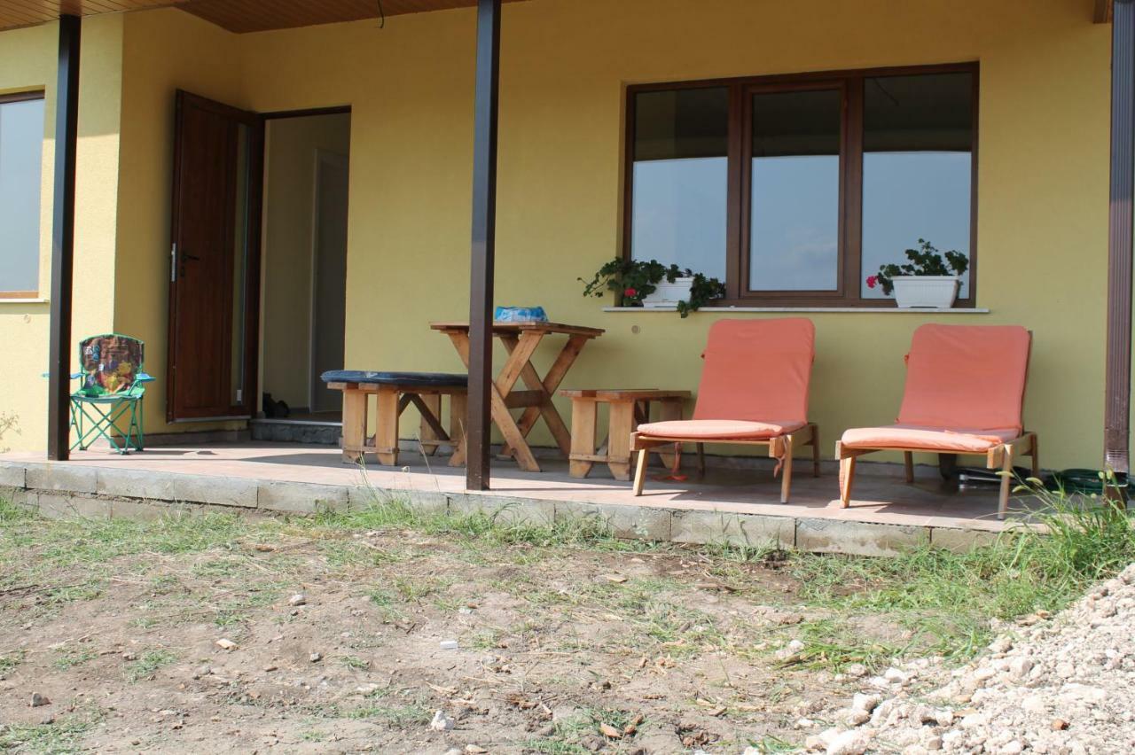 Malavi Guest House Krasen! Comfort&Clean! エクステリア 写真